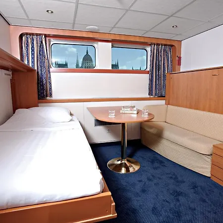 Fairtours Hotelschiff Dutch Melody Tekne *