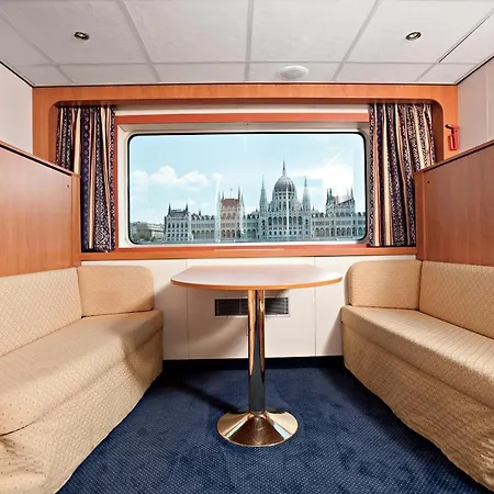 Fairtours Hotelschiff Dutch Melody Tekne Düsseldorf