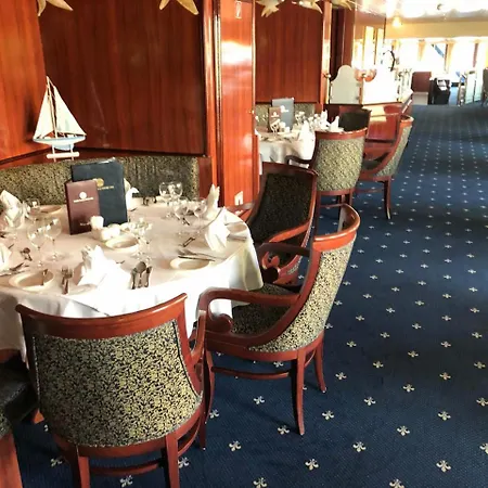 Botel Fairtours Hotelschiff Dutch Melody *